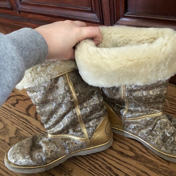 COACH Logo Fur Boots - Picture 4 of 7